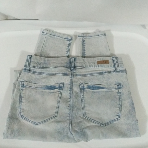 Almost Famous Light Wash Jegging Skinny Jeans - size 5 - Picture 5 of 7